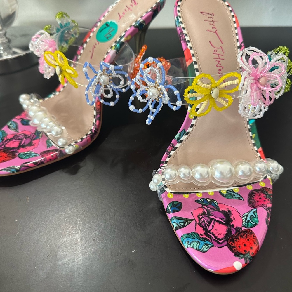 🆕Betsey Johnson GOLDIEE Bright Beaded Floral Heels - Picture 4 of 17